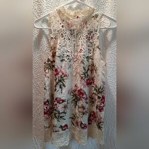 entro Blouse Womans Medium Cream Floral Lace Sleeveless Eyelet Bohemian Hippie